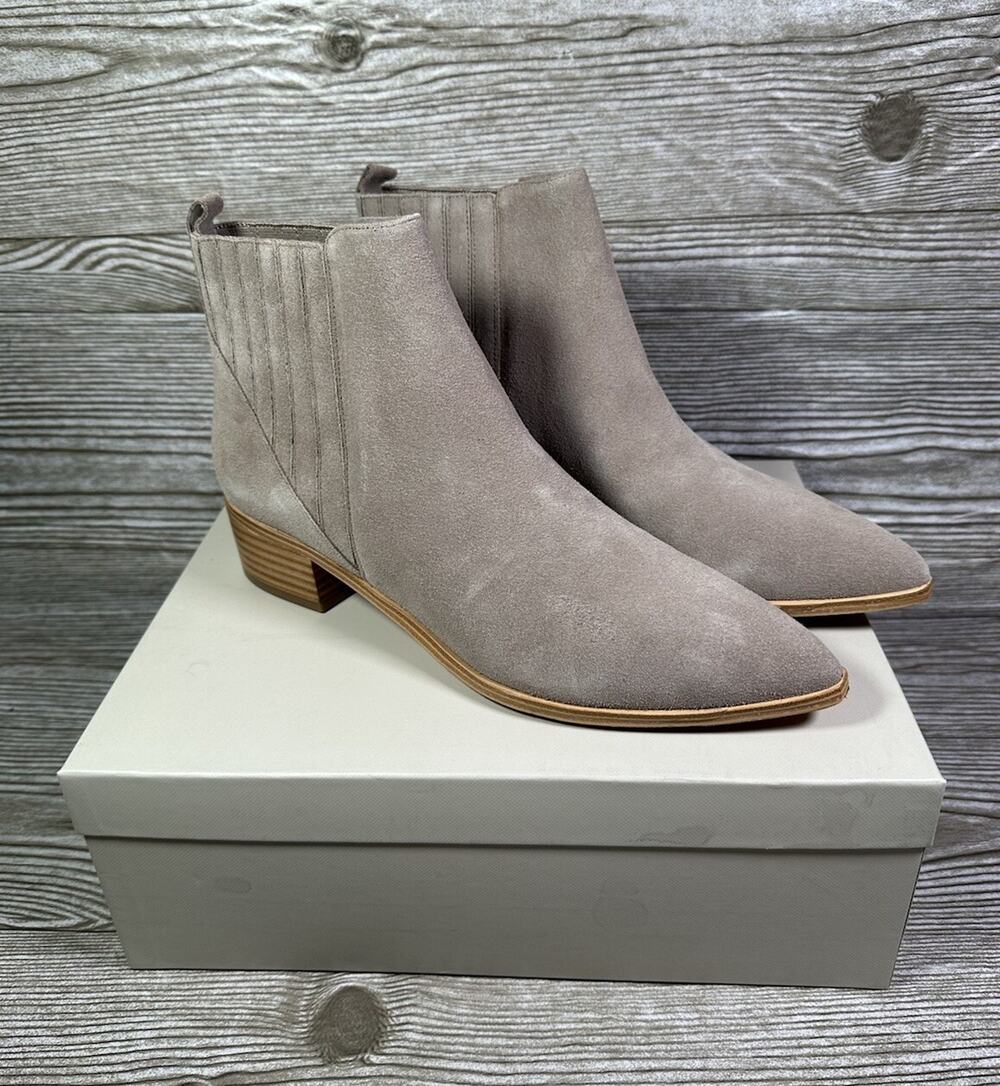 NIB Marc Fisher LTD Yolli Pointed Toe Gray Suede Western Ankle Bootie 9.5 M